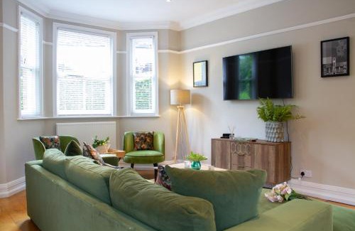 Castlefield House | Lock Keepers Cottage - Detached House in the city