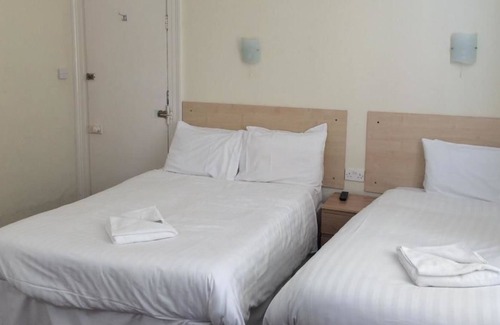 Barbican Bed & Breakfast | Lockyer House B&B