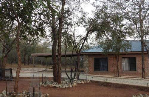 Marloth Park House | Locust Retreat Immaculate 2bedroom cottage