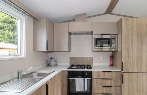 Winscombe Cottage | LODGE 11, family friendly, with a garden in Shipham