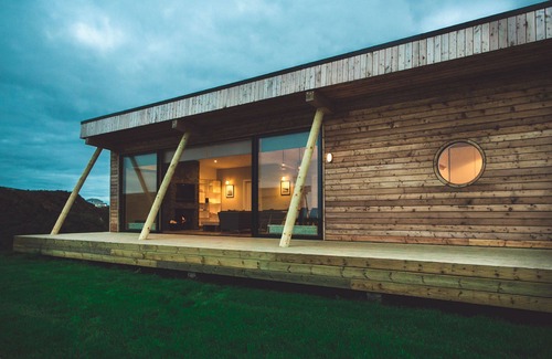 John O'Groats Cottage | Lodge 20 - 3 Bed Sea-View - a john o'groat that sleeps 6 guests in 3 bedrooms