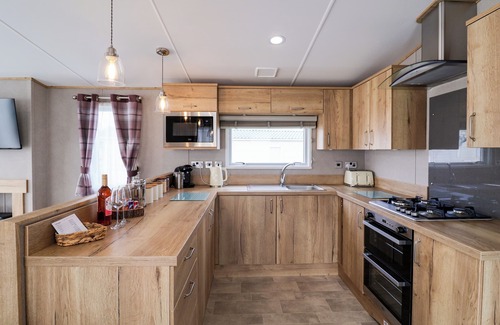 Felixstowe Cottage | LODGE 29 EGRET'S VIEW, family friendly in Felixstowe, Suffolk