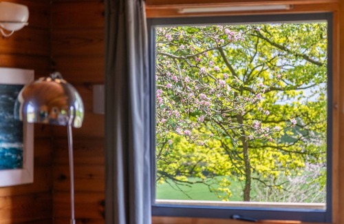 Brazzacott House | Lodge 3 Hot Tub by Interhome