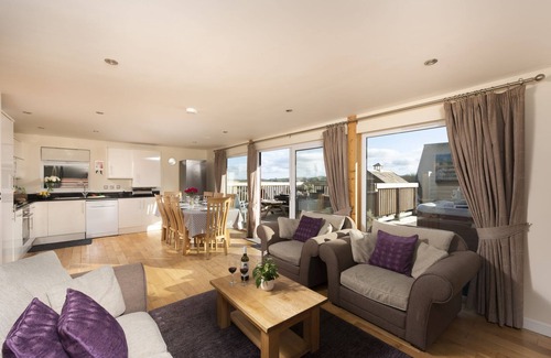 Winnard's Perch House | Lodge 40, Retallack Resort & Spa - a lodge that sleeps 8 guests in 4 bedrooms