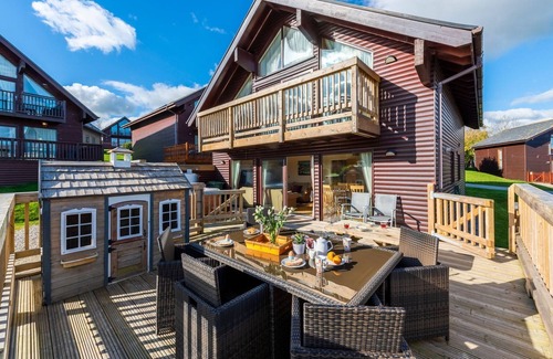 Winnard's Perch House | Lodge 40, Retallack Resort & Spa - a lodge that sleeps 8 guests in 4 bedrooms