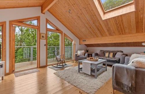Penally House | Lodge 5 Longbury - Luxury Lodge, Golf Course Views, Restaurant and Spa Facilites