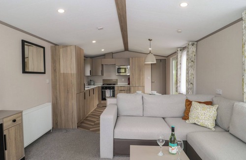Winscombe Cottage | LODGE 9, family friendly, with a garden in Shipham