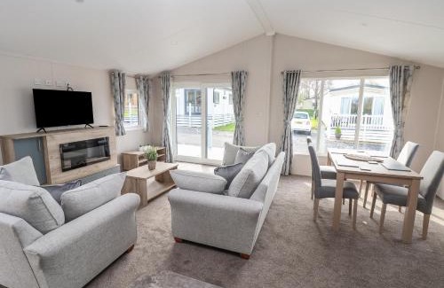 Saint Asaph House | Lodge 9