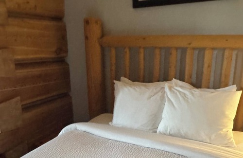 Golden Hotel | Lodge and Lantern