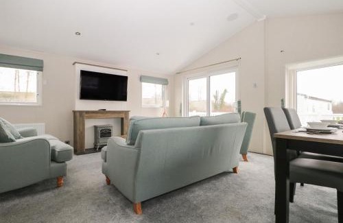 Chichester House | Lodge at Chichester Lakeside 2 Bed