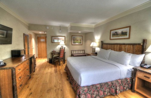 Sevierville Hotel | Lodge at Five Oaks Pigeon Forge - Sevierville