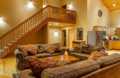 Hill City Hotel | Lodge at Palmer Gulch