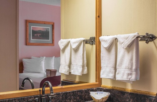 Hill City Hotel | Lodge at Palmer Gulch