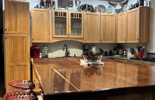Hermann Cabin | LODGE AT SADDLE RIDGE. Just five minutes from Hermann.