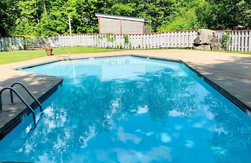 Lincoln Apartment | Lodge Hotel H2 · Loon Mountain Hotel resort.Pool, Hot tub, gameroom