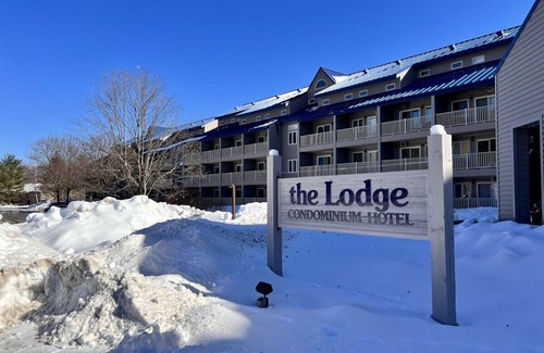 Lincoln Apartment | Lodge Hotel H4 · Cute Hotel Condo at Loon Mountain w/pool, hot tub