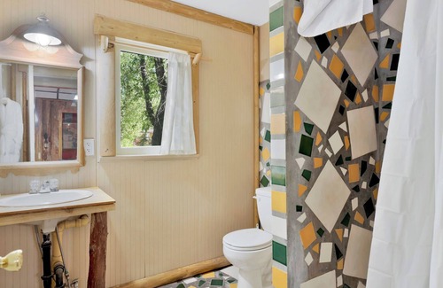Big Bear Lake Hotel | Lodge House #100