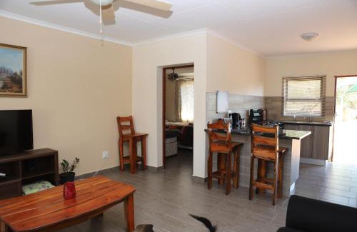 Bela-Bela Apartment | Lodge Huge Dassie
