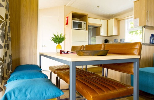 Udenhout Ski Chalet | Lodge in Duinhoeve Near Dunes & Playground