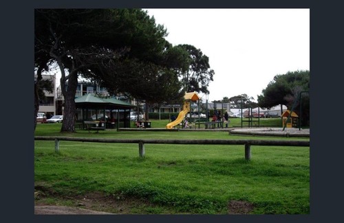 Kingscote Apartment | Lodge on Seaside-Summer Sale is now on in Esplanade and Buller St Kingscote