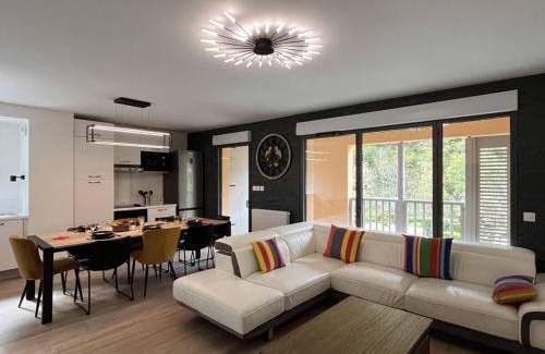 Cauterets Apartment | Lodge spacieux 8 pers, 3 parkings, à 10 min du centre-ville - FR-1-234-323