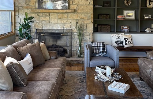 Butler House | Lodge with stunning views, sauna, hot tub, fly fishing, small venue