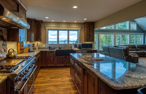 Rangeley House | Lodges #72 - Rangeley Lake Overlook - ATV, Snowmobile, and close to Saddleback!