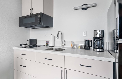 Greenway Plaza-Upper Kirby Apartment | Lodgeur | Cozy studio near park | Upper Kirby
