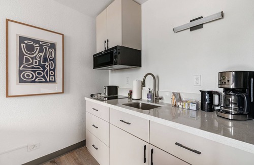 Greenway Plaza-Upper Kirby Apartment | Lodgeur | Quiet studio near Greenway | Upper Kirby