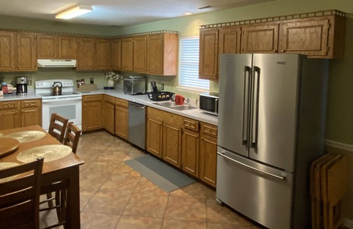 Sumter House | LODGING @ OLD TOWNE LANDING SUITE A