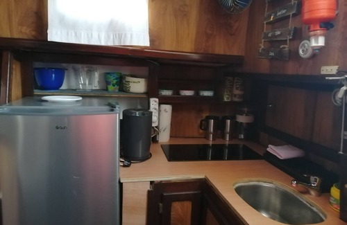 Le Barcares Boat Rental | Loemzi, Une Aventure Hors du Commun a Bord d une Goélette Aménagée Avec Soin. n