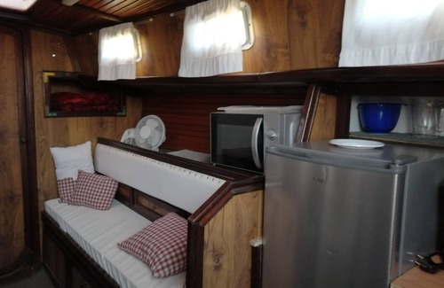 Le Barcares Boat Rental | Loemzi, Une Aventure Hors du Commun a Bord d une Goélette Aménagée Avec Soin. n