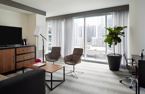 Streeterville Hotel | Loews Chicago Hotel