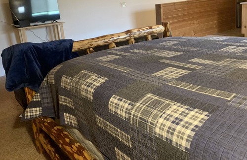 Hamilton Apartment | Loft apartment with amazing mountain view on a horse ranch