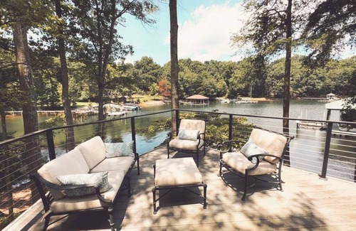 Huntersville House | Loft at LKN- Private Dock, Hot Tub, Fire Pit