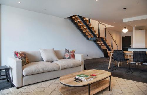 Ahuriri Apartment | Loft at Shed 5 - Ahuriri Holiday Apartment