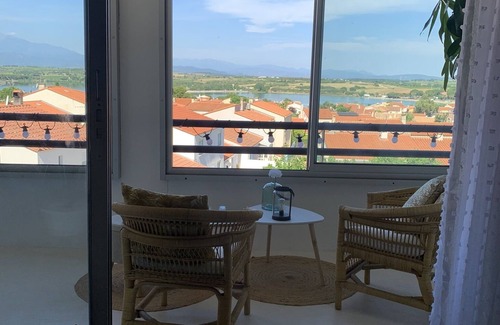 Villeneuve-de-la-Raho Apartment | Loft Canigou view