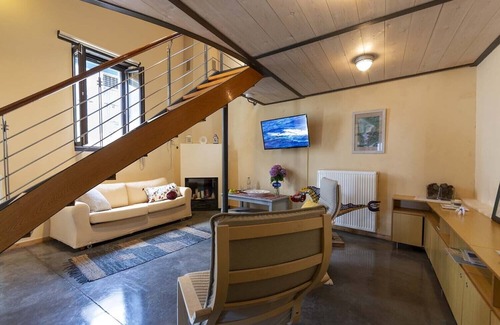 Halepa Villa | Loft Chania, at the water edge with view on the Cretan sea