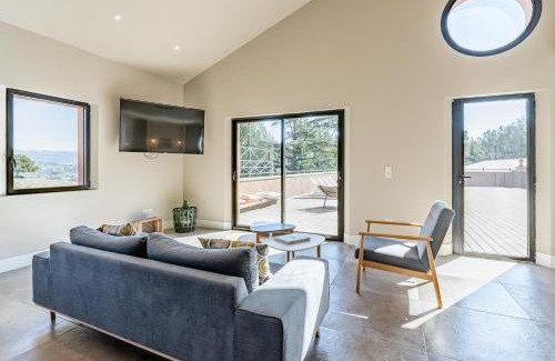 La Cadiere-d'Azur Apartment | Loft d'architecte au coeur d'un domaine viticole