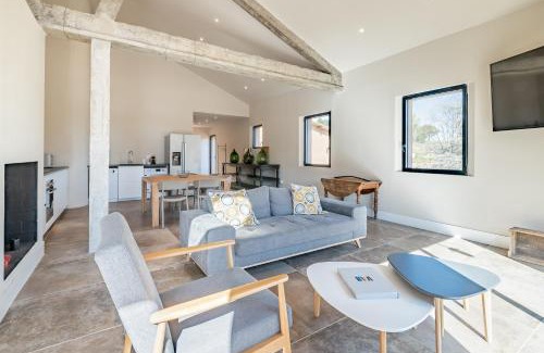 La Cadiere-d'Azur Apartment | Loft d'architecte au coeur d'un domaine viticole