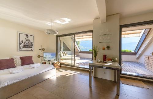 Duingt Apartment | Loft Evasion, Private beach and Pontoon-Terrasse XXL- LLA Selections by Location lac Annecy