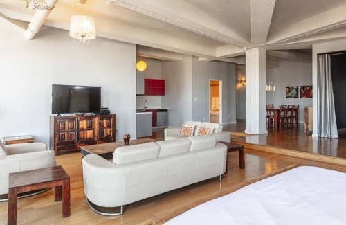 Latin Quarter Apartment | Loft Hotel | 2Bed Alcove Loft | Quartier Latin