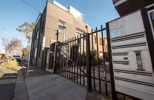 Richmond Apartment | Loft Living - Close To The MCG