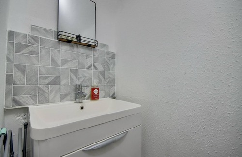 Southsea Apartment | Loft on the Common- Near Southsea Beach