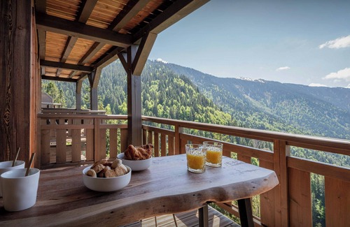 Cohennoz Apartment | Loft Saeko - great outdoors and cosy interior for 8 - OVO Network