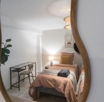 Saint-Pierre-des-Corps Apartment | Loft Station Parking Video Projector near Tours
