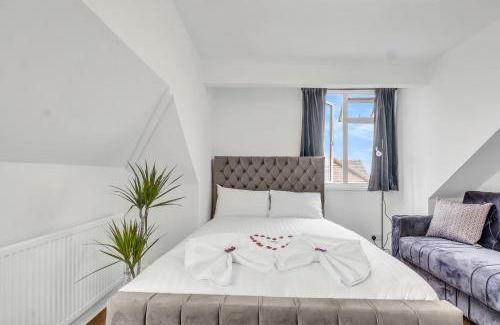 Hendon Apartment | Loft Studio - Free Toiletries, Snacks, 25 Min Wembley & Central London, Free Parking, Pets welcome