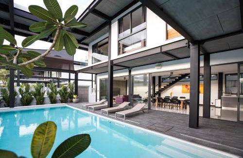 Ban Saiyuan Villa | Loft-Style Hyper Modern 4Br Villa Sunset garden 6 with 12x5m Salt Pool