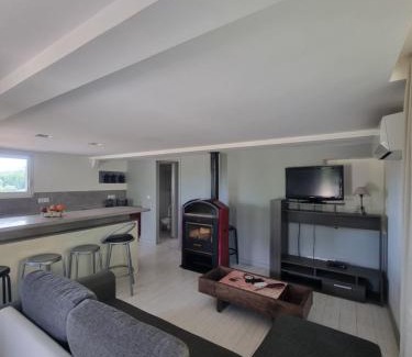 Fajoles Apartment | loft T2 Parking et Jardin privé