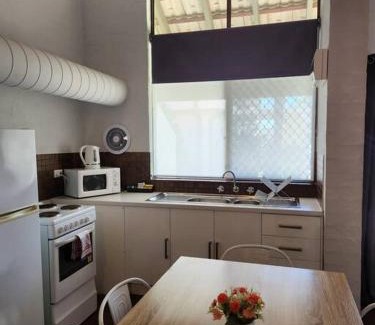Mandurah House | Loft Villa Pool Spa & Beach Sleeps Six!